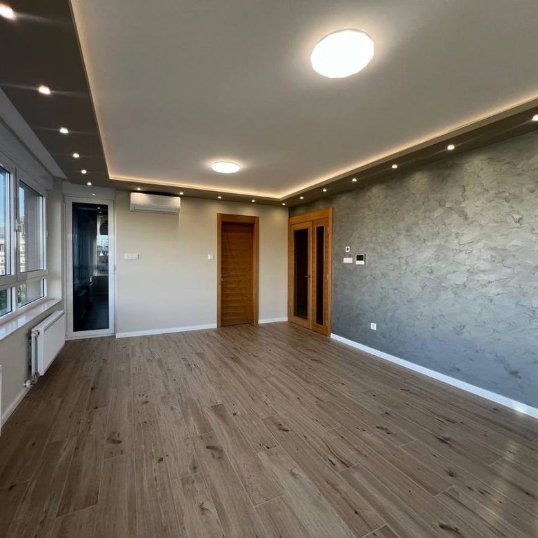 Lokal Izdavanje Novi Sad  101 m2
