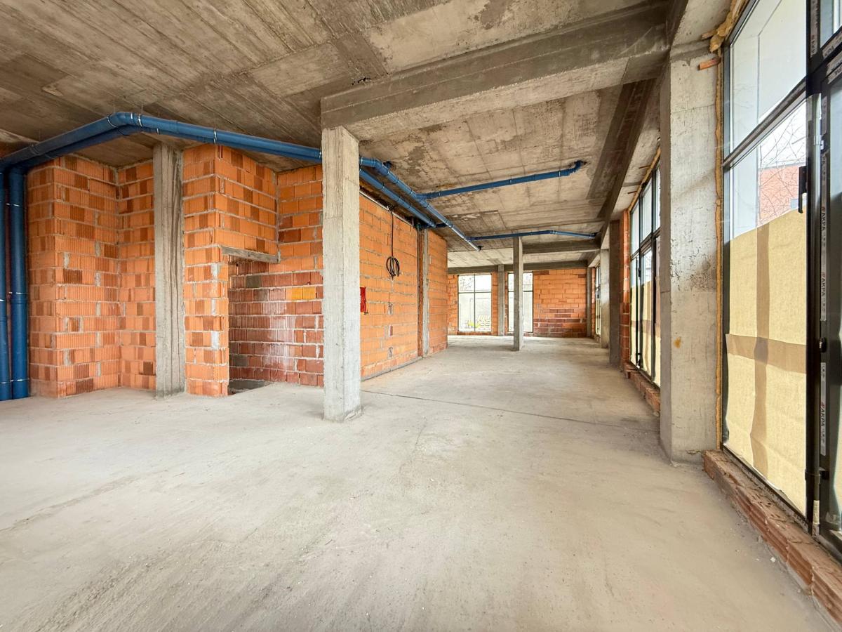 Lokal Izdavanje Novi Sad Lokal Izdavanje Novi Sad 220 m2