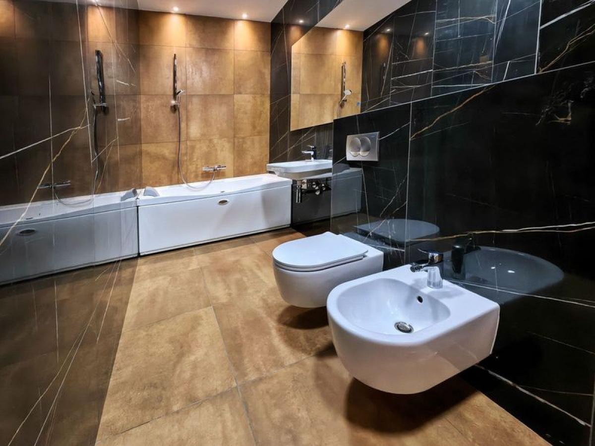 Četvorosoban stan na prodaju, Adamovićevo Naselje, Novi Sad, 240m², 3. sprat, 600.000 €