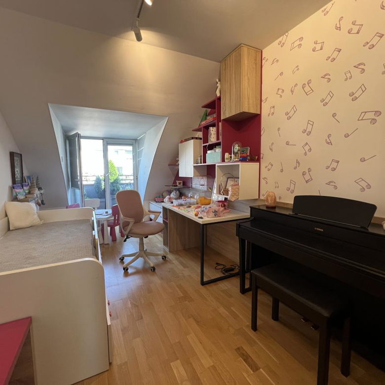 Četvorosoban stan na prodaju, Sajmište, Novi Sad, 111m², 277.500 €