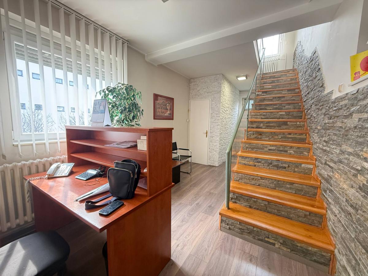 Lokal Izdavanje Novi Sad  125 m2