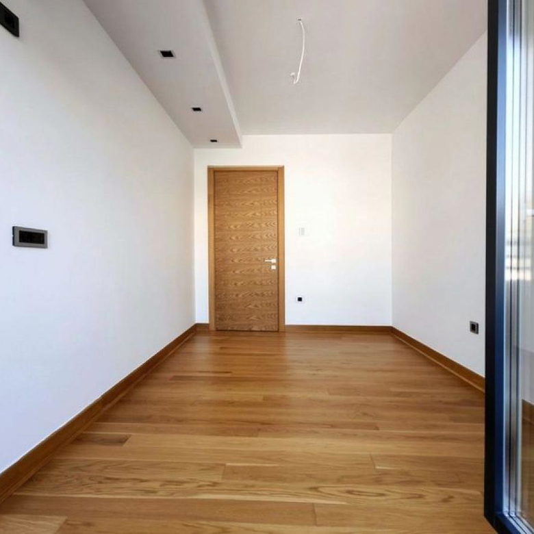 Stan Prodaja Novi Sad  240 m2