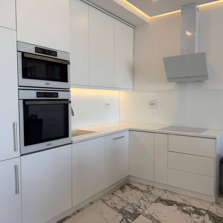 Kuća za izdavanje, Sremska Kamenica, Novi Sad, 244m², 2.000 €/mes
