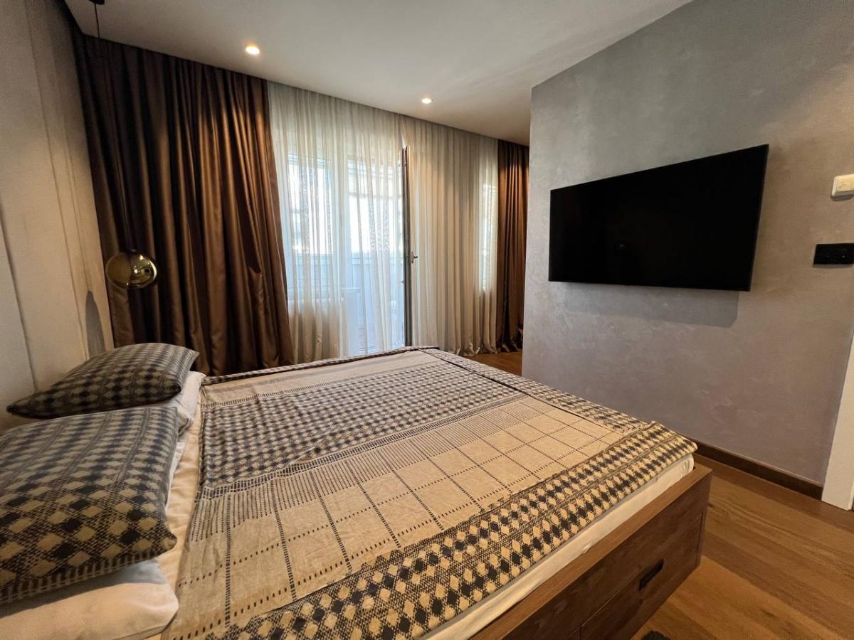 Četvorosoban stan na prodaju, Bulevar Oslobođenja, Novi Sad, 122m², 430.000 €
