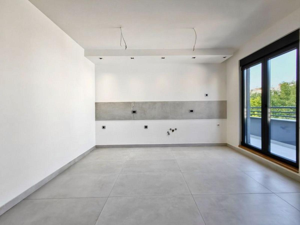Stan Prodaja Novi Sad  240 m2