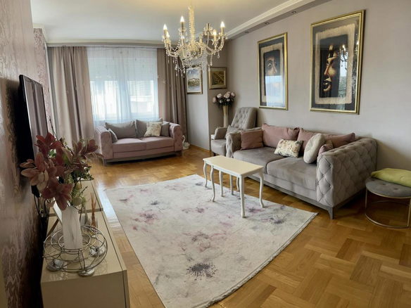 Stan Prodaja Novi Sad Cara Dušana 124 m2