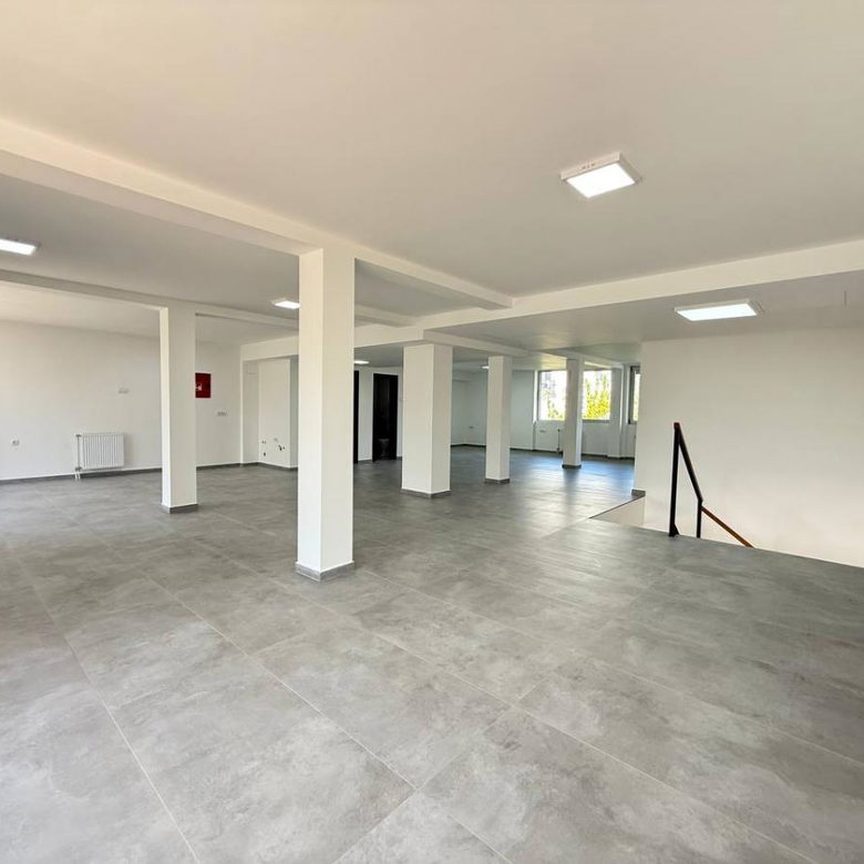 Lokal Izdavanje Novi Sad Bulevar Patrijarha Pavla 349 m2