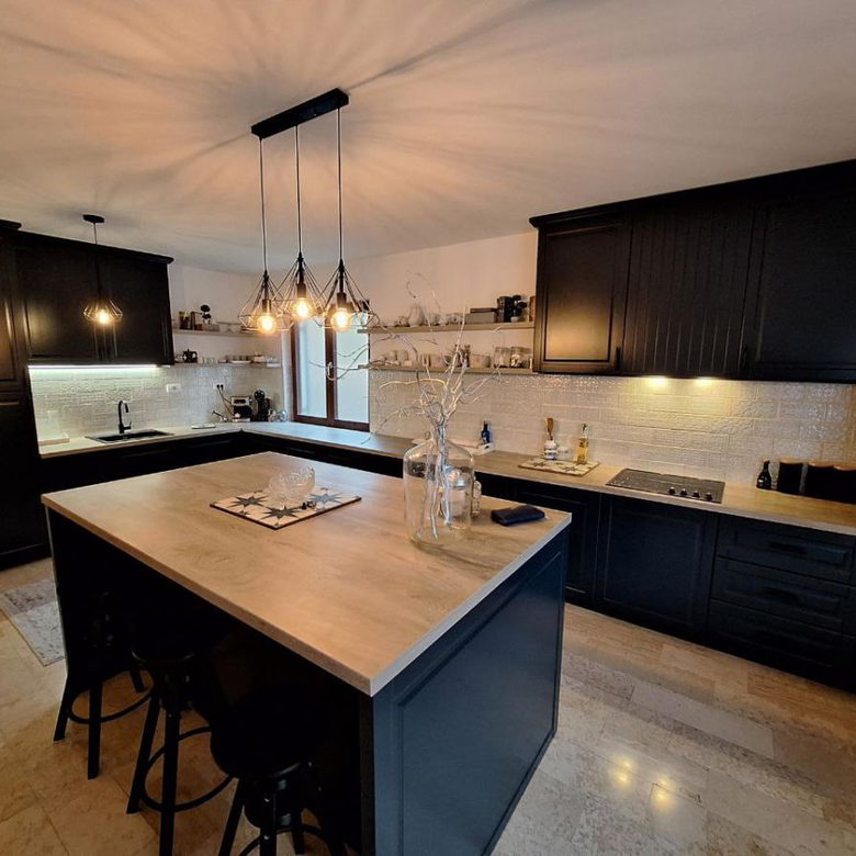 Kuća na prodaju, Centar, Beočin, 254m², 397.000 €