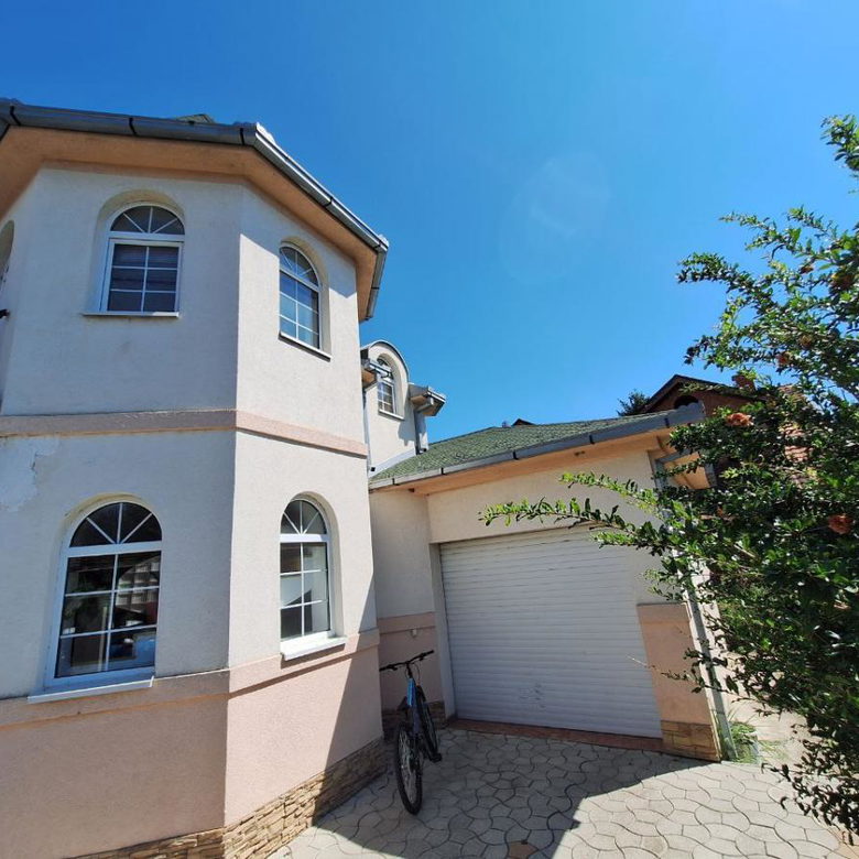 Kuća na prodaju, Tatarsko Brdo, Novi Sad, 338m², 750.000 €