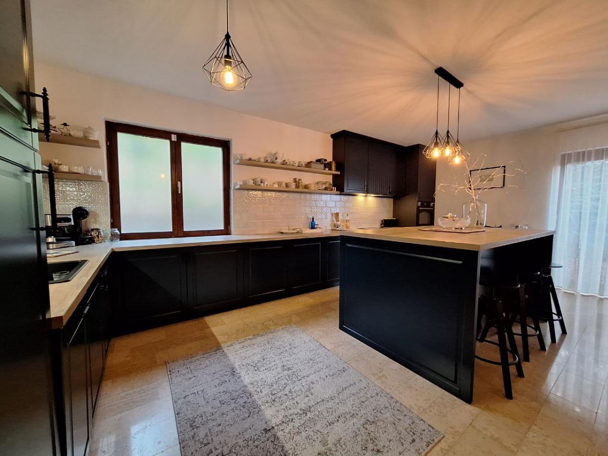 Kuća na prodaju, Centar, Beočin, 254m², 397.000 €