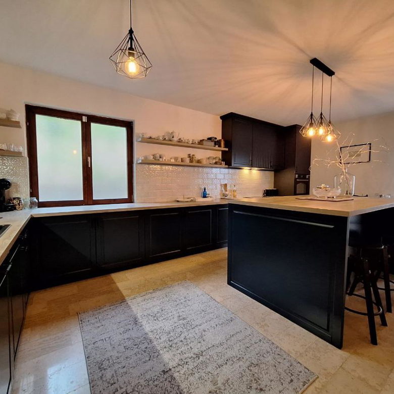 Kuća na prodaju, Centar, Beočin, 254m², 397.000 €