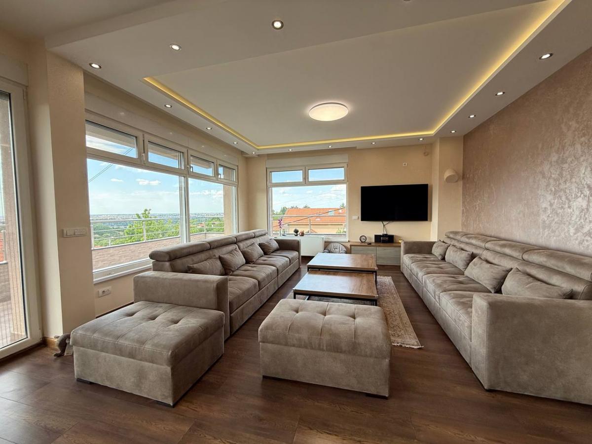 Kuća Prodaja Novi Sad Kuća Prodaja Novi Sad Popovica 443 m2
