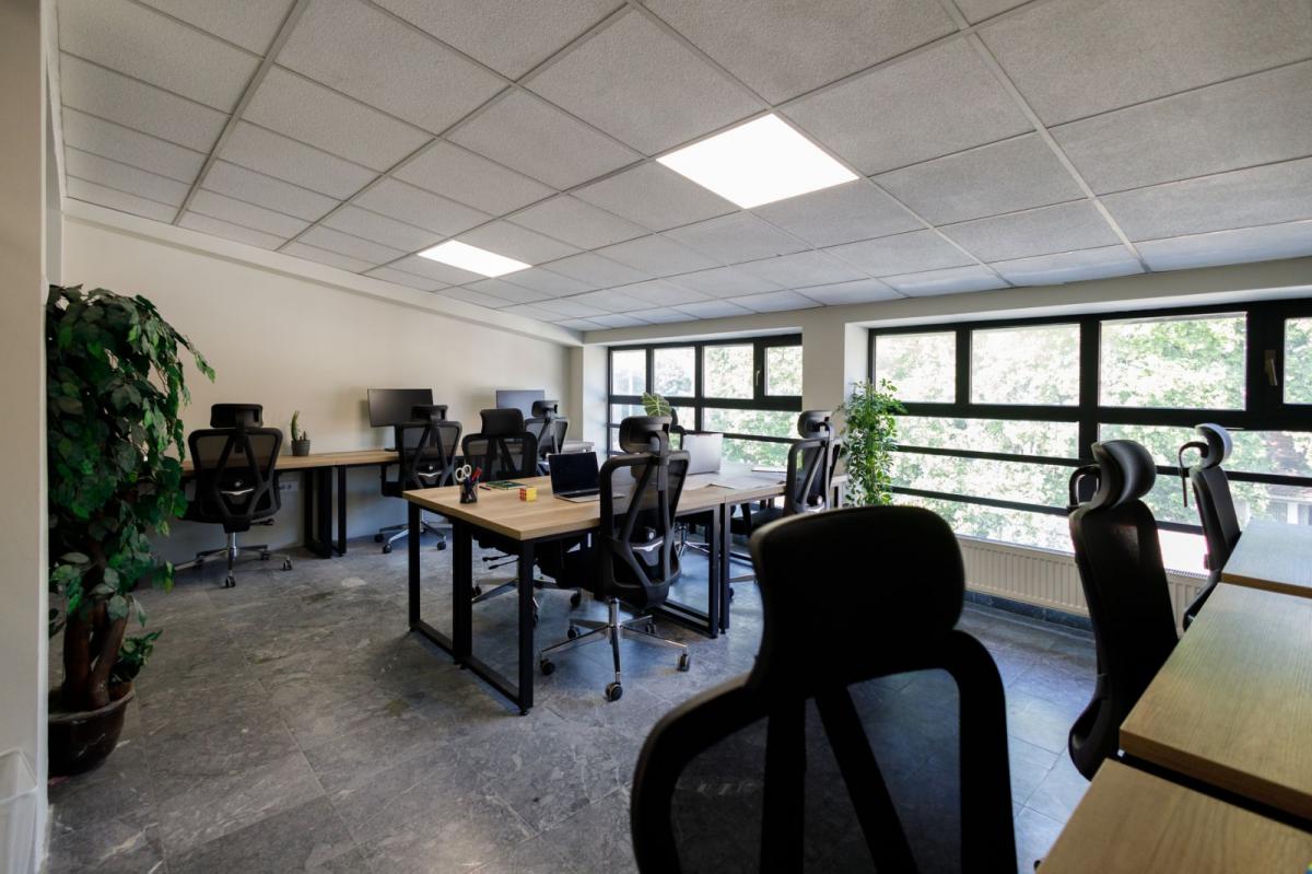 Lokal Izdavanje Novi Sad  218 m2