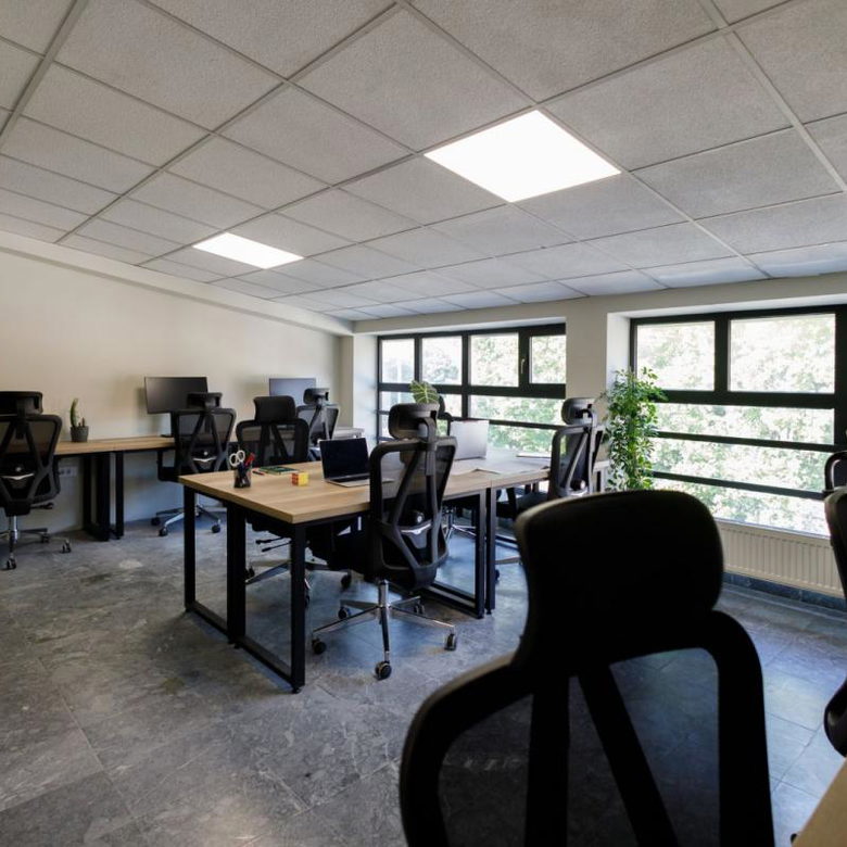 Lokal Izdavanje Novi Sad  218 m2