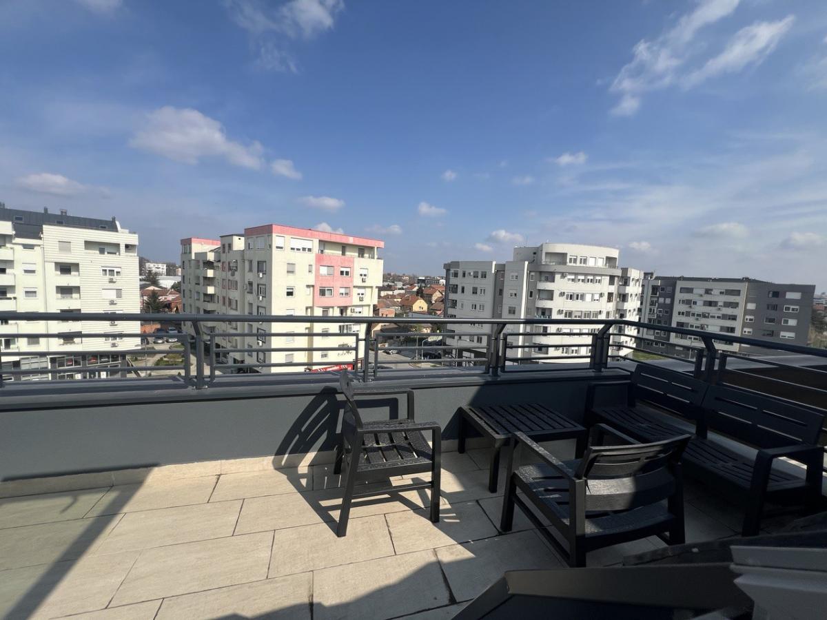 Četvorosoban stan na prodaju, Bulevar Patrijarha Pavla, Novi Sad, 113m², 250.000 €