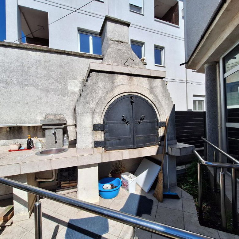 Kuća Prodaja Novi Sad  253 m2
