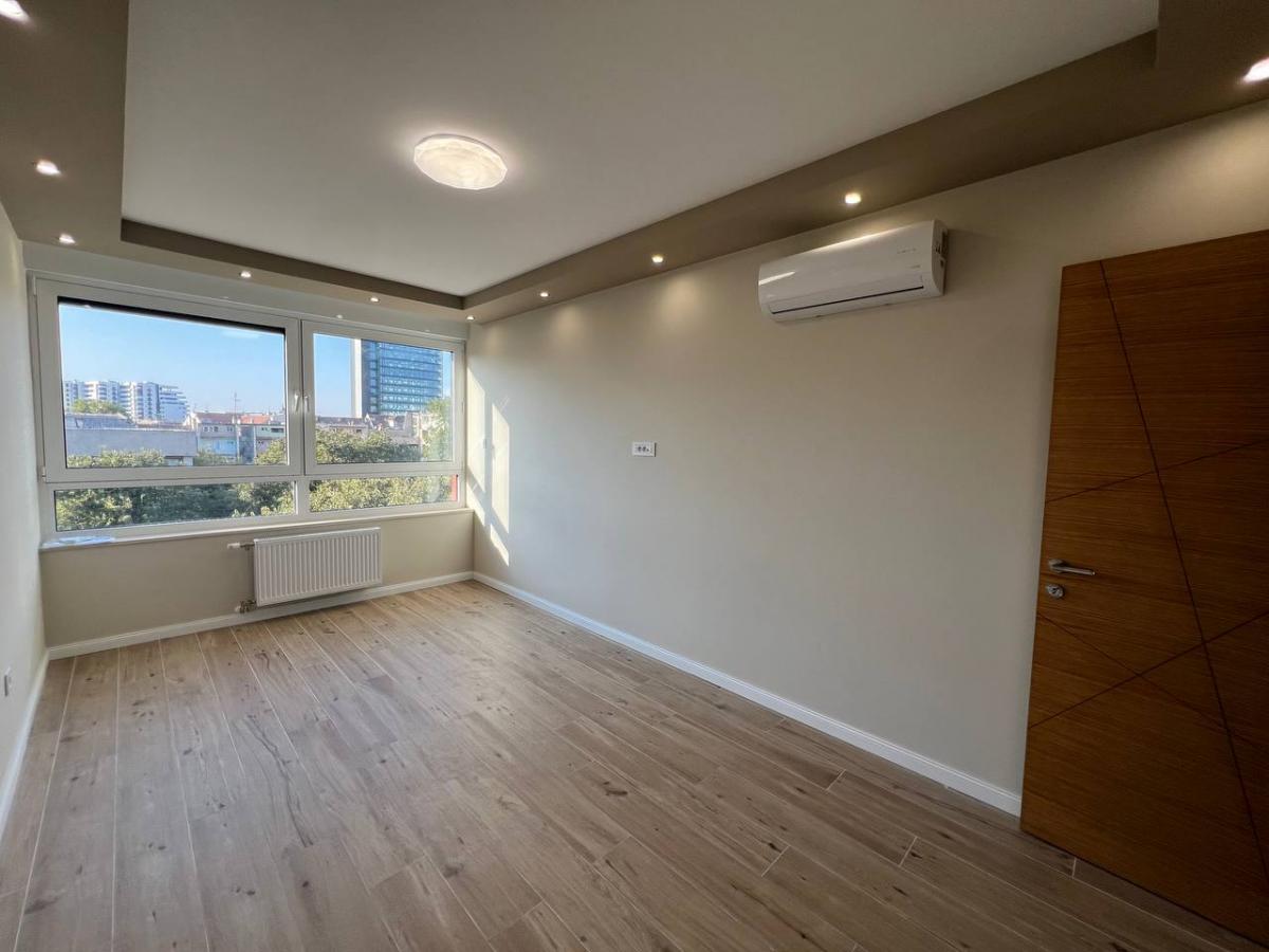 Lokal Izdavanje Novi Sad  101 m2