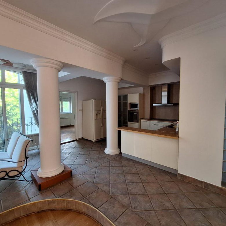 Četvorosoban stan na prodaju, Centar, Novi Sad, 213m², 532.500 €