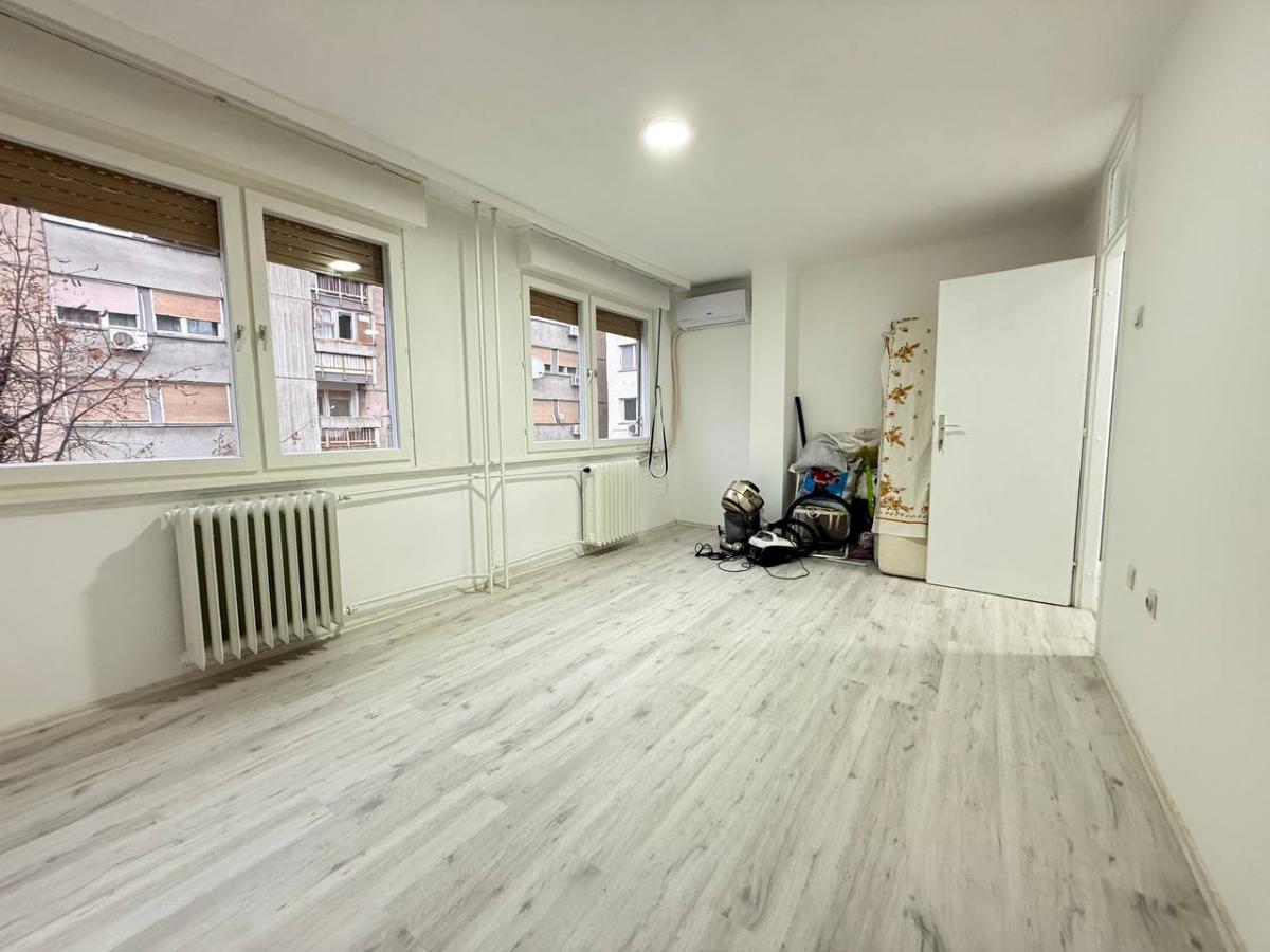i5fouhhmyx-photo-2025-11-25-15-41-21 Trosoban stan na prodaju, Liman 3, Novi Sad, 78m², 226.200 €