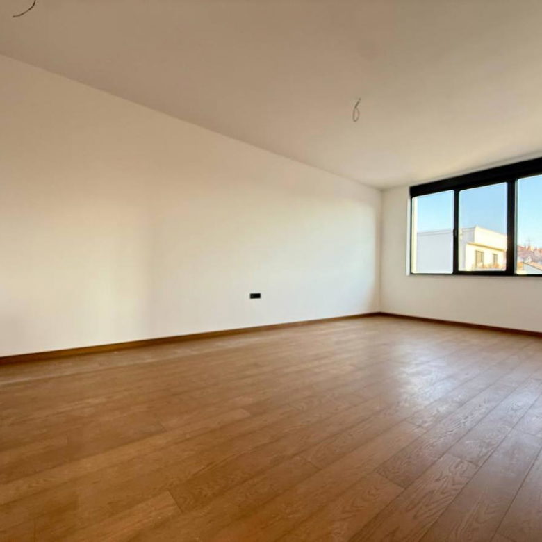 Petosoban stan na prodaju, Bulevar Patrijarha Pavla, Novi Sad, 135m², 360.000 €