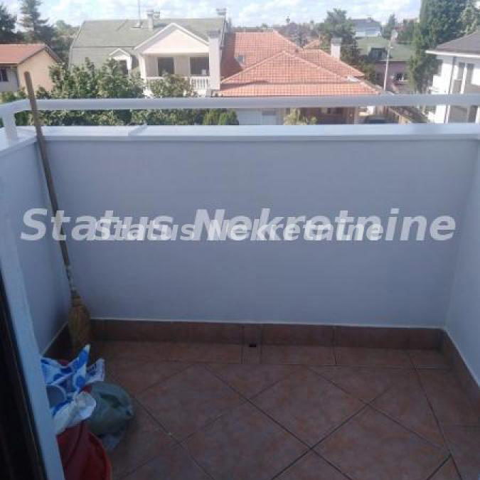 Jednoiposoban stan za izdavanje, Cara Dušana, Novi Sad, 36m², 300 €/mes
