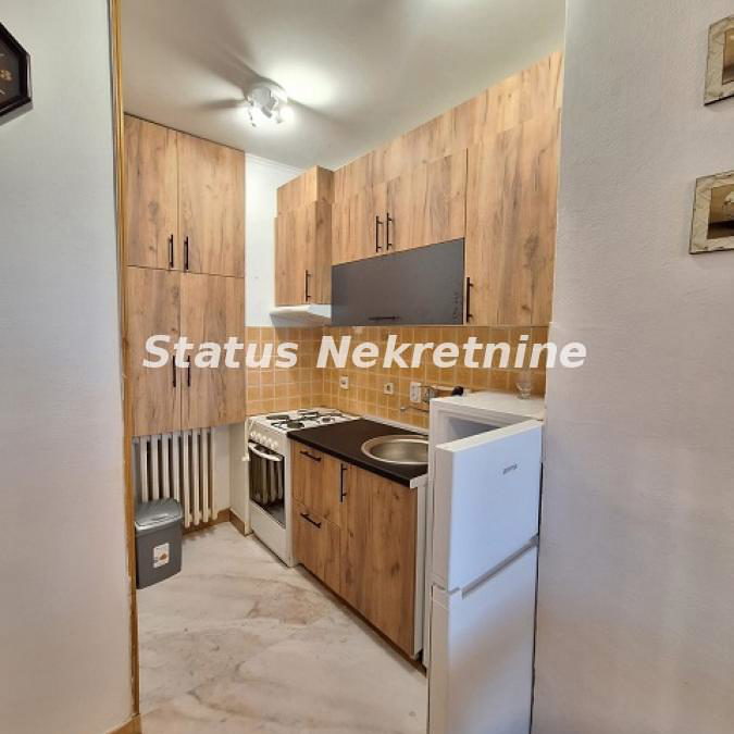 Jednoiposoban stan za izdavanje, Novo Naselje, Novi Sad, 40m², 360 €/mes