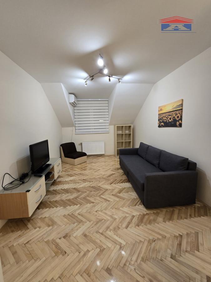 Stan Izdavanje Novi Sad  54 m2