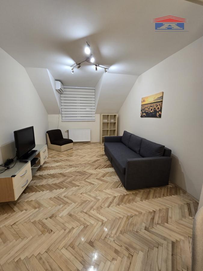 Stan Izdavanje Novi Sad  54 m2