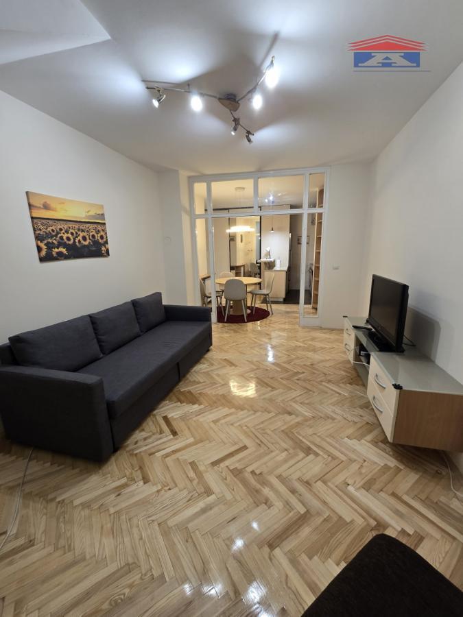 Stan Izdavanje Novi Sad  54 m2