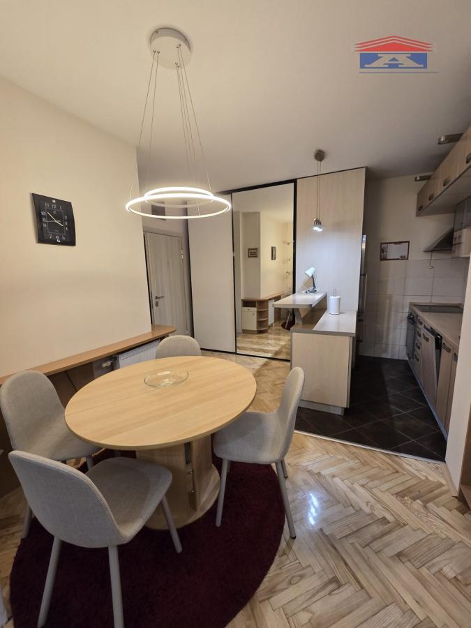Stan Izdavanje Novi Sad  54 m2