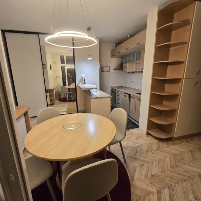 Stan Izdavanje Novi Sad  54 m2