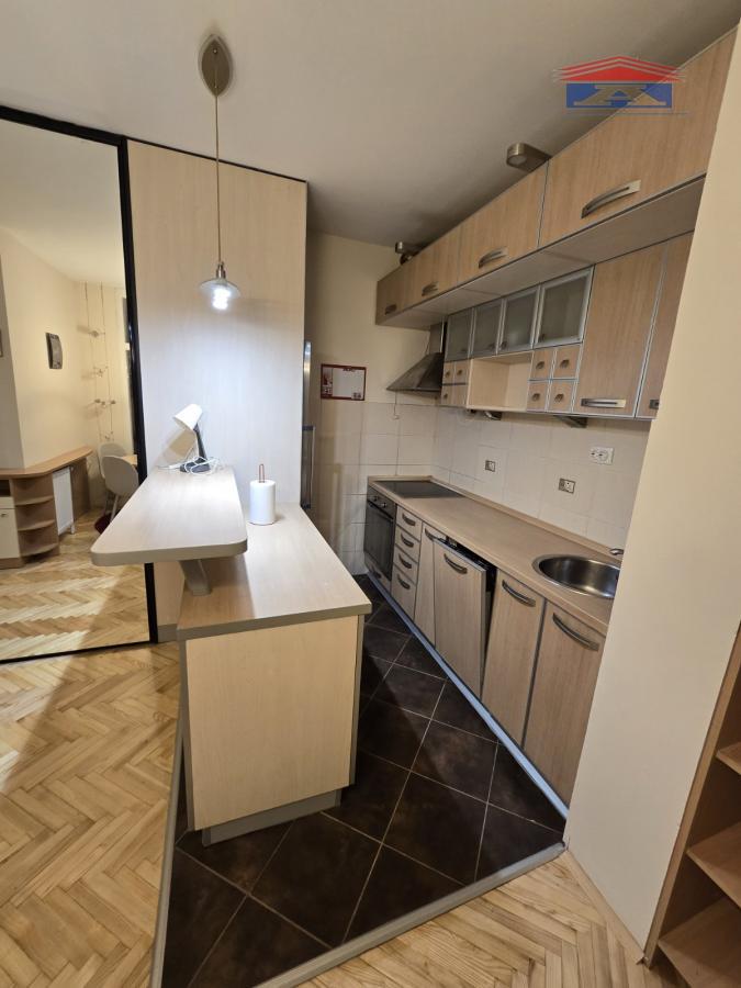 Stan Izdavanje Novi Sad  54 m2