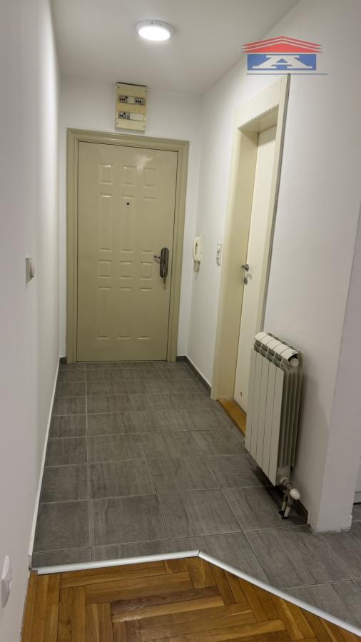 Stan Izdavanje Novi Sad  25 m2