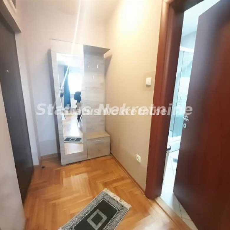 Stan Izdavanje Novi Sad  26 m2