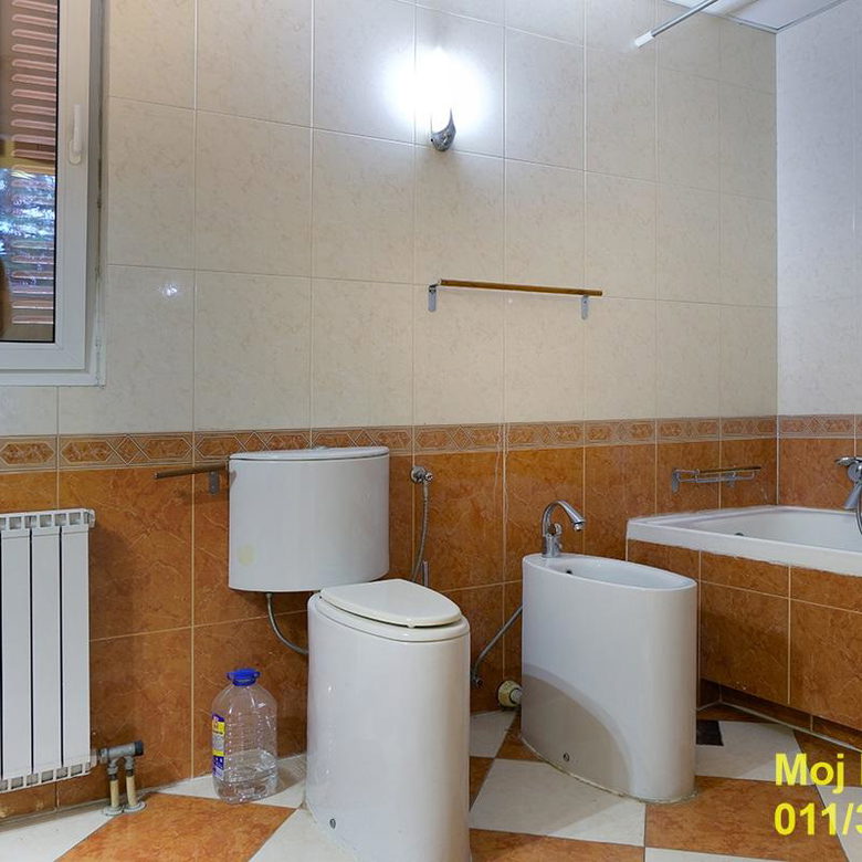 Četvorosoban stan na prodaju, FON, Beograd, 163m², 600.000 €