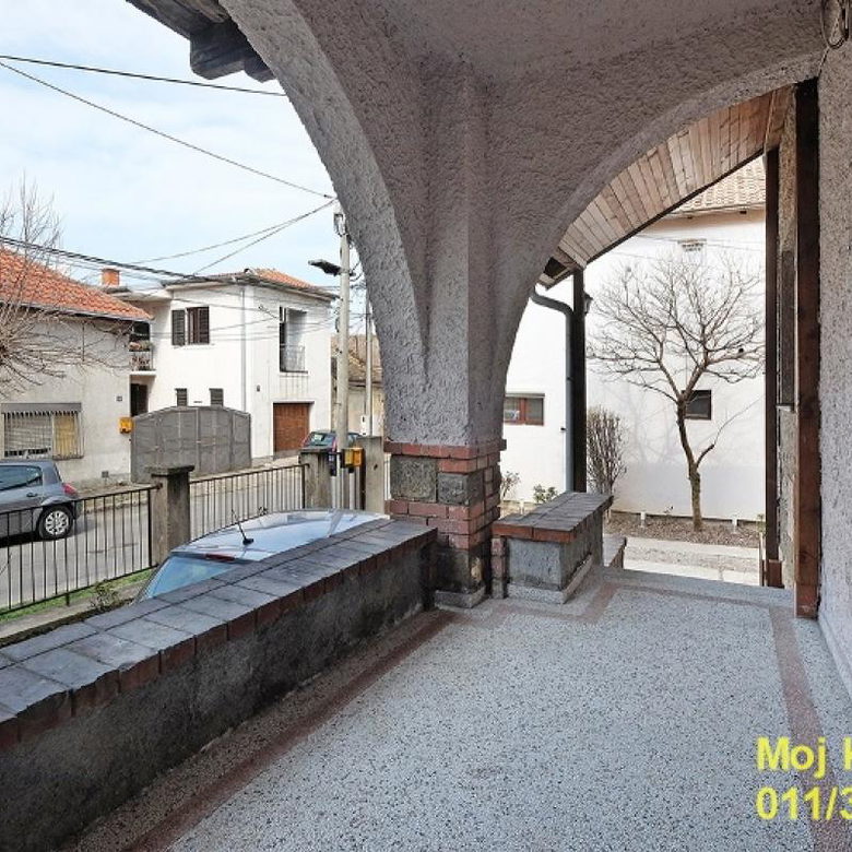Četvorosoban stan na prodaju, Dušanovac, Beograd, 77m², 268.500 €