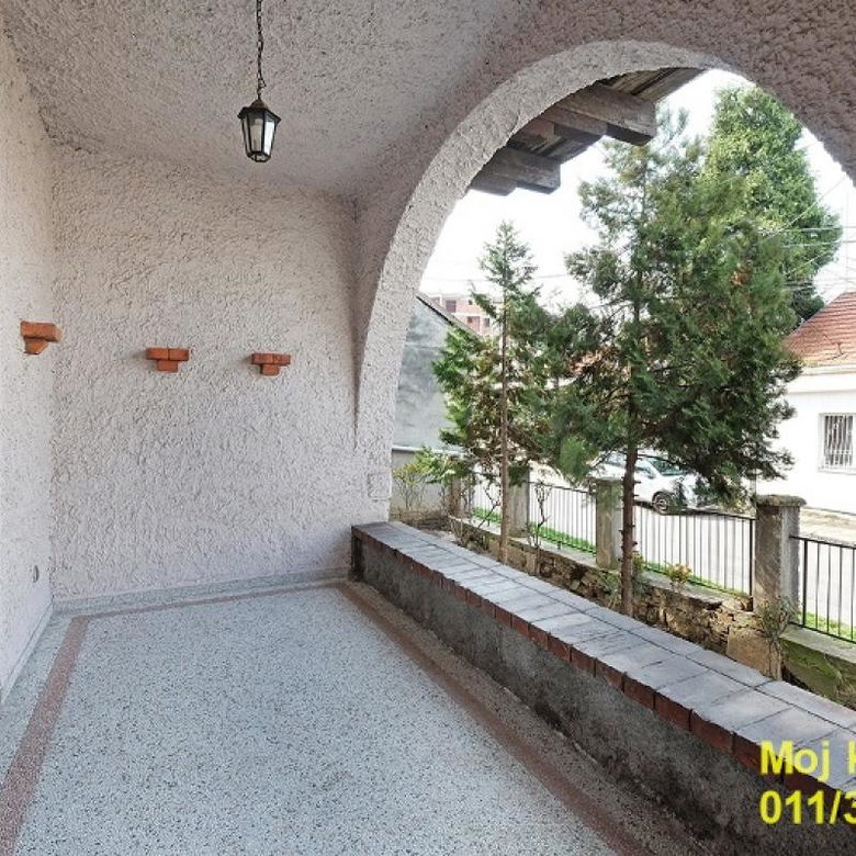 Četvorosoban stan na prodaju, Dušanovac, Beograd, 77m², 268.500 €