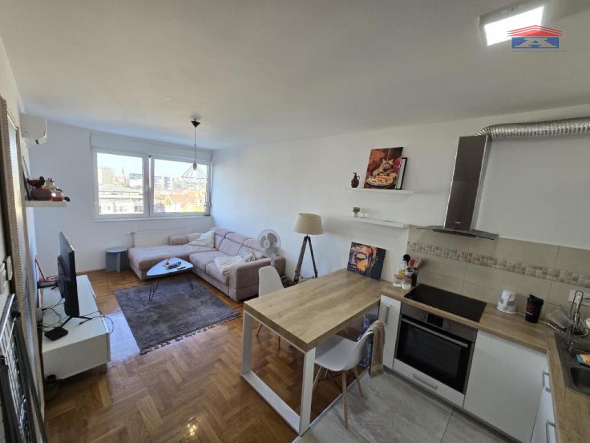 Stan Izdavanje Novi Sad  56 m2