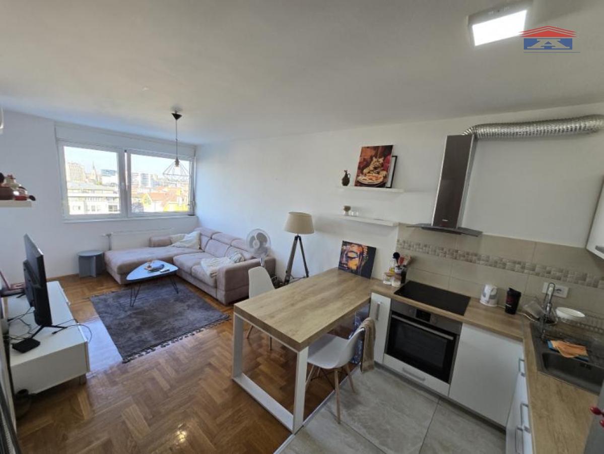 Stan Izdavanje Novi Sad  56 m2