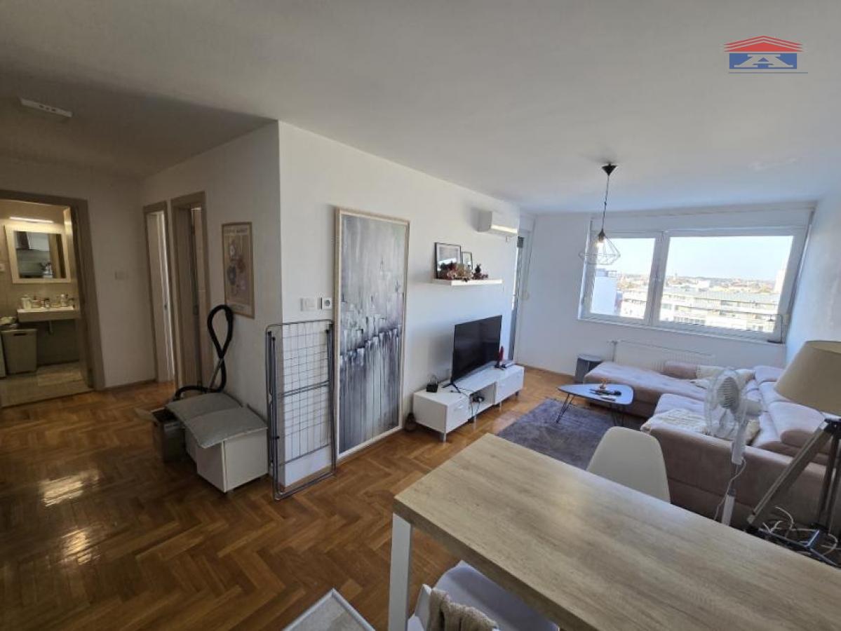 Stan Izdavanje Novi Sad  56 m2