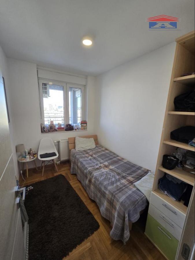 Stan Izdavanje Novi Sad  56 m2