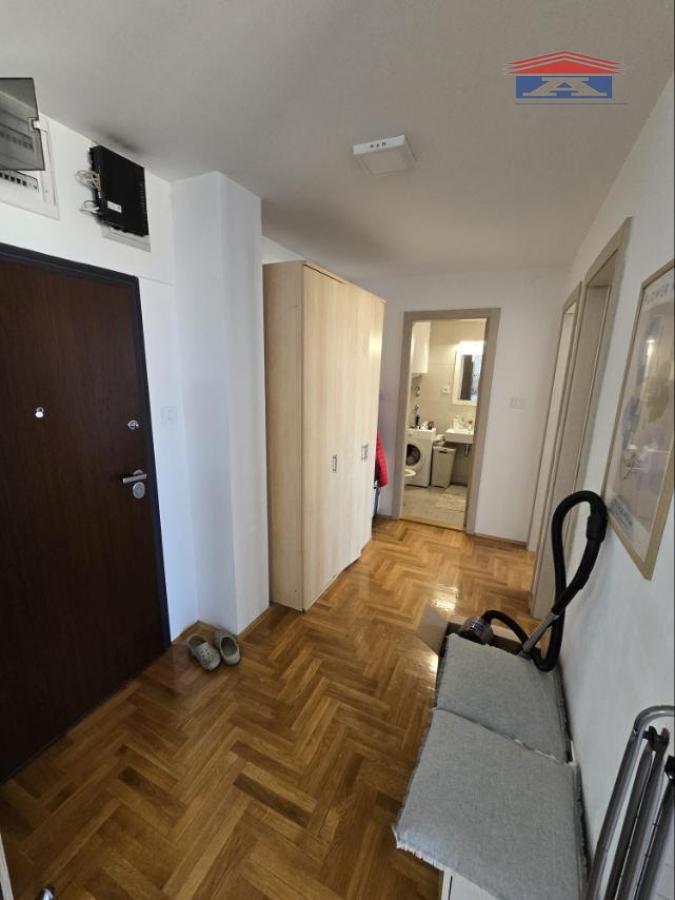 Stan Izdavanje Novi Sad  56 m2