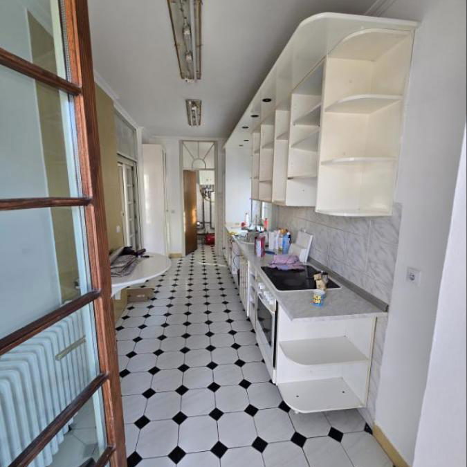Lokal Izdavanje Novi Sad  220 m2