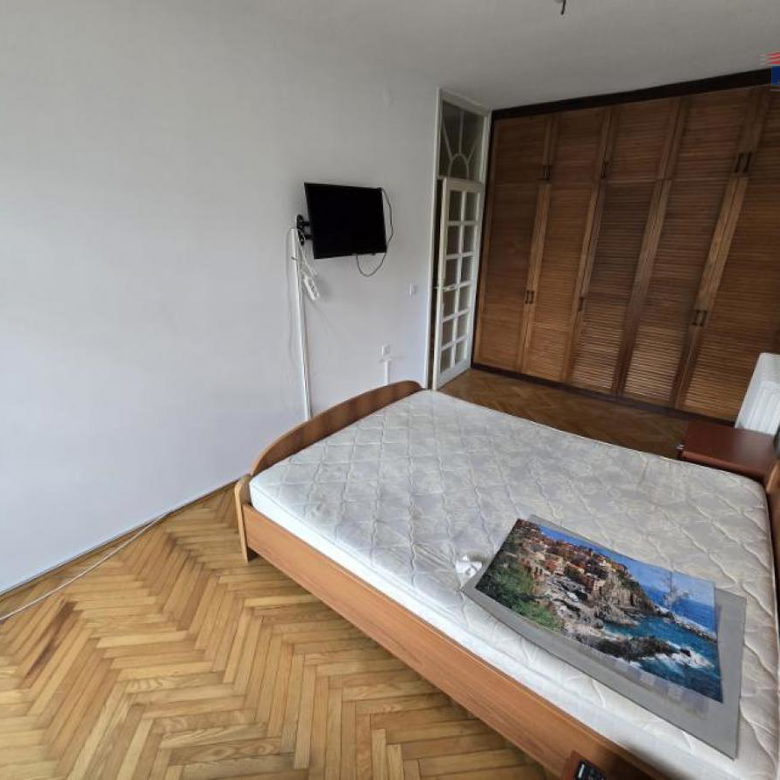 Lokal za izdavanje, Adamovićevo Naselje, Novi Sad, 220m², 1.200 €/mes