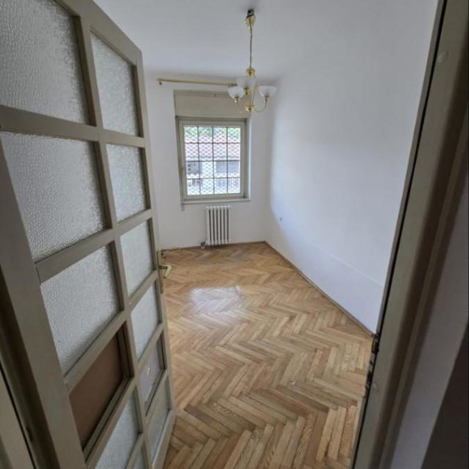Lokal za izdavanje, Adamovićevo Naselje, Novi Sad, 220m², 1.200 €/mes