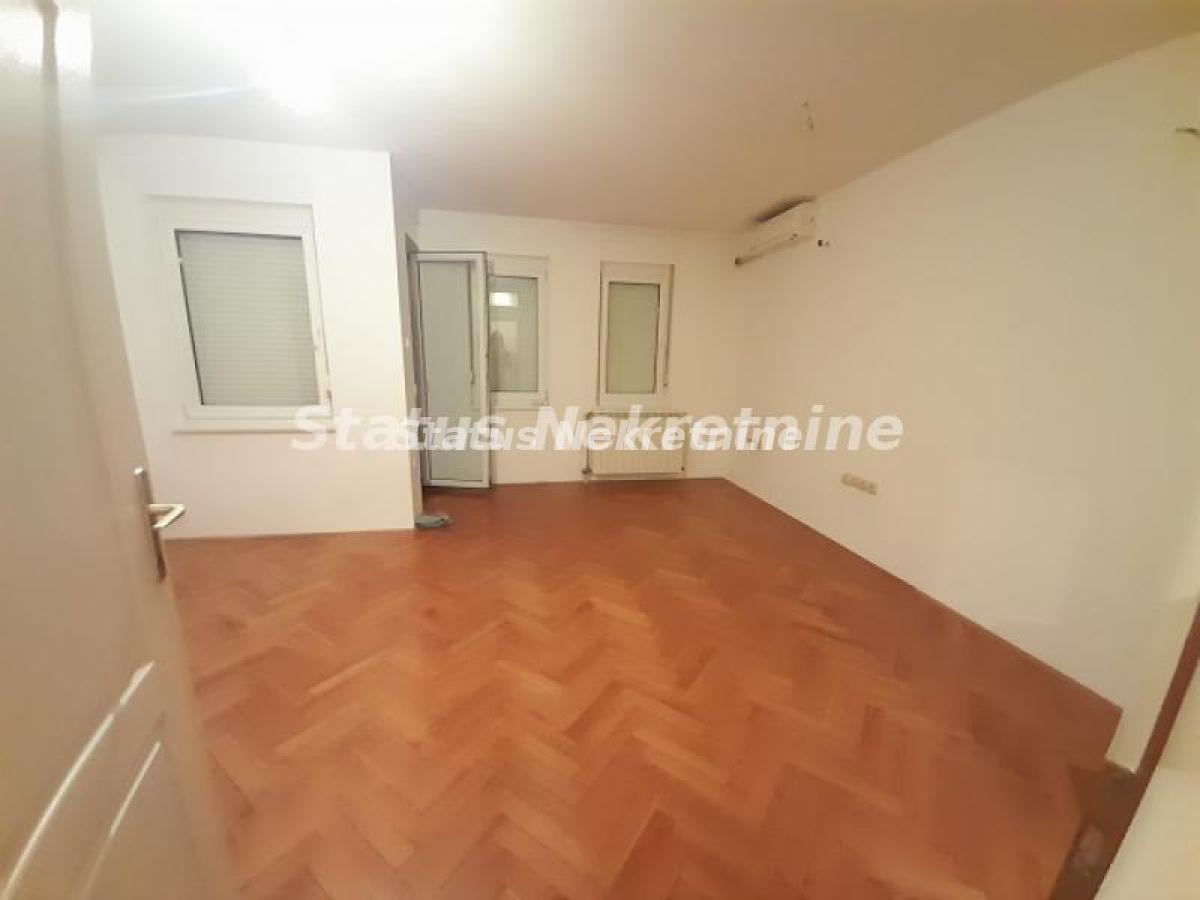 Stan Izdavanje Novi Sad  33 m2