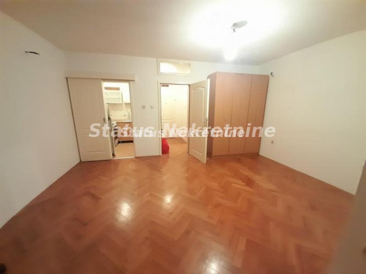 Stan Izdavanje Novi Sad  33 m2