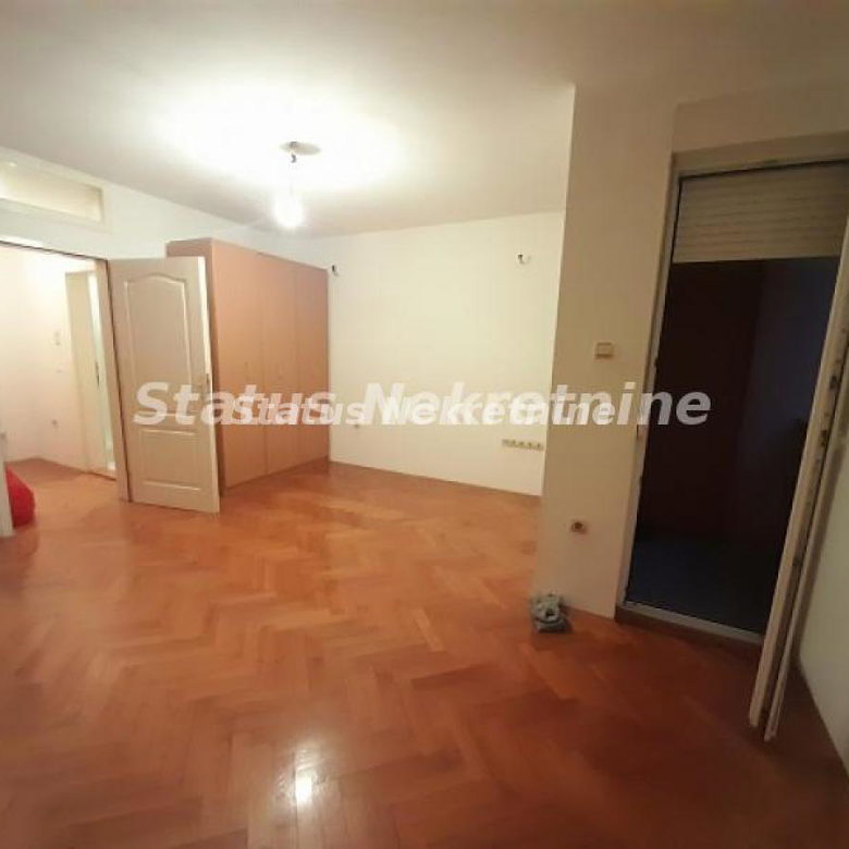 Stan Izdavanje Novi Sad  33 m2