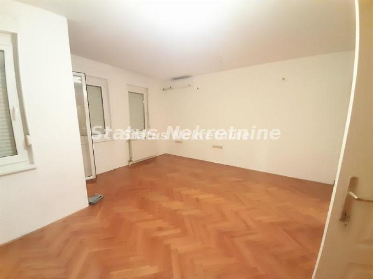 Stan Izdavanje Novi Sad  33 m2