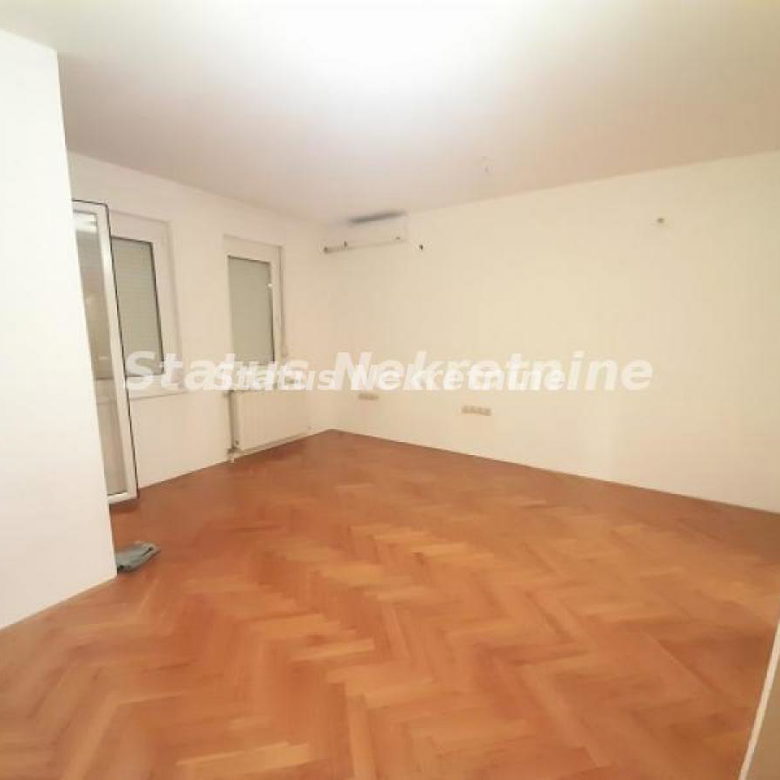 Stan Izdavanje Novi Sad  33 m2